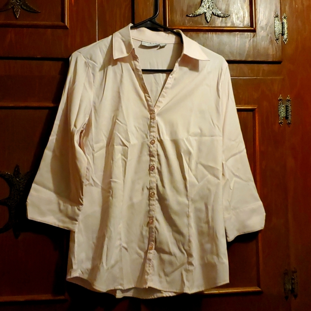 Affordable business blouse in light baby pink sz M